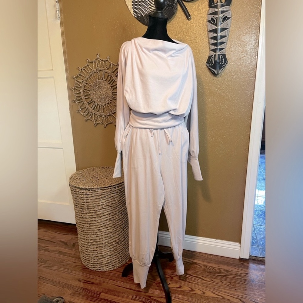 Free people movement matching set